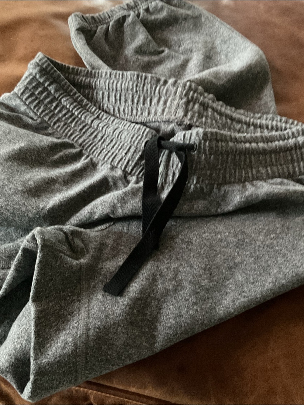 Lululemon athletica Gray Drawstring Waist Sweatpants in Size 6